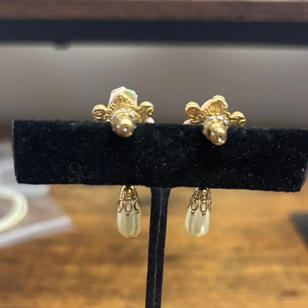 1928 Pink Floral and Pearl Dangle Earrings - Picture 2 of 2